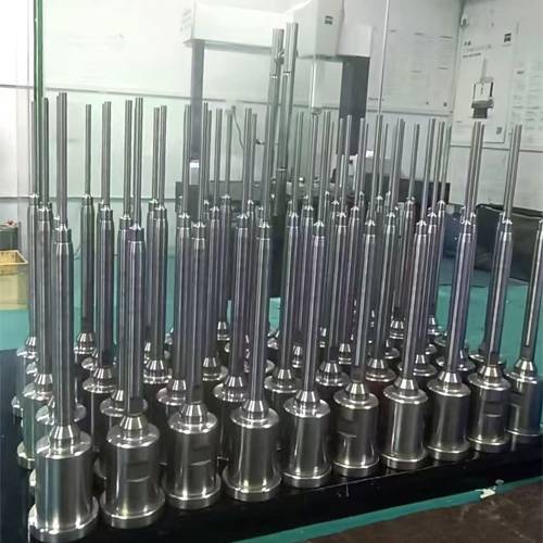 Syringe hot runner m