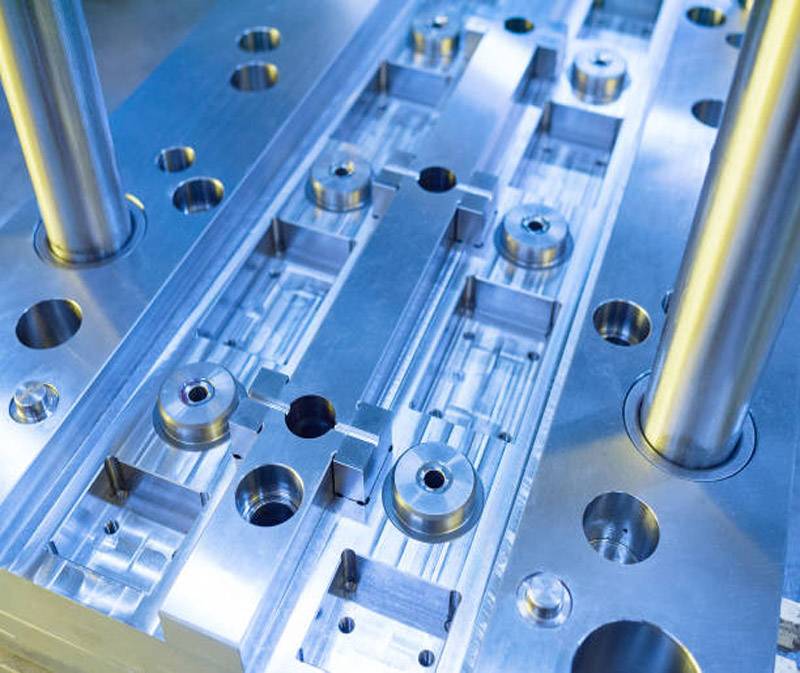 How Are High Precision Mould Components Manufactured?